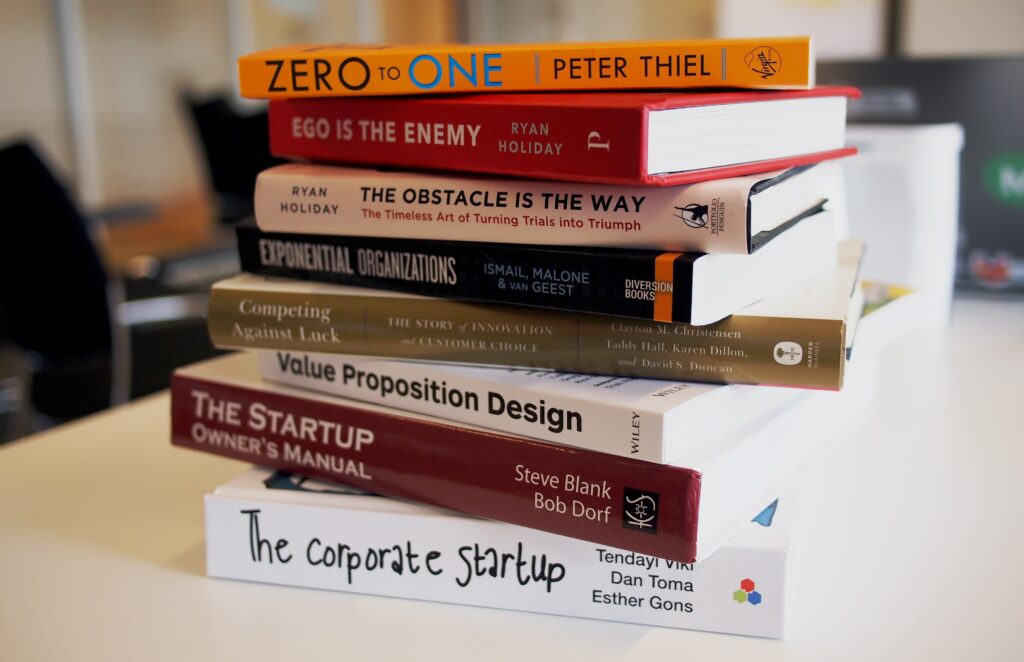 Top 10 books on leadership and management that every manager and leader should read to become a better leader